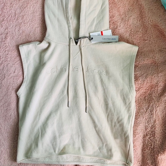 Calvin Klein sleeveless hoodie - Picture 4 of 4